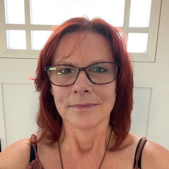 Meet your Posher, Angie - Picture 1 of 2